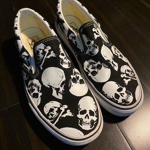Men’s vans skull slip one size 10
